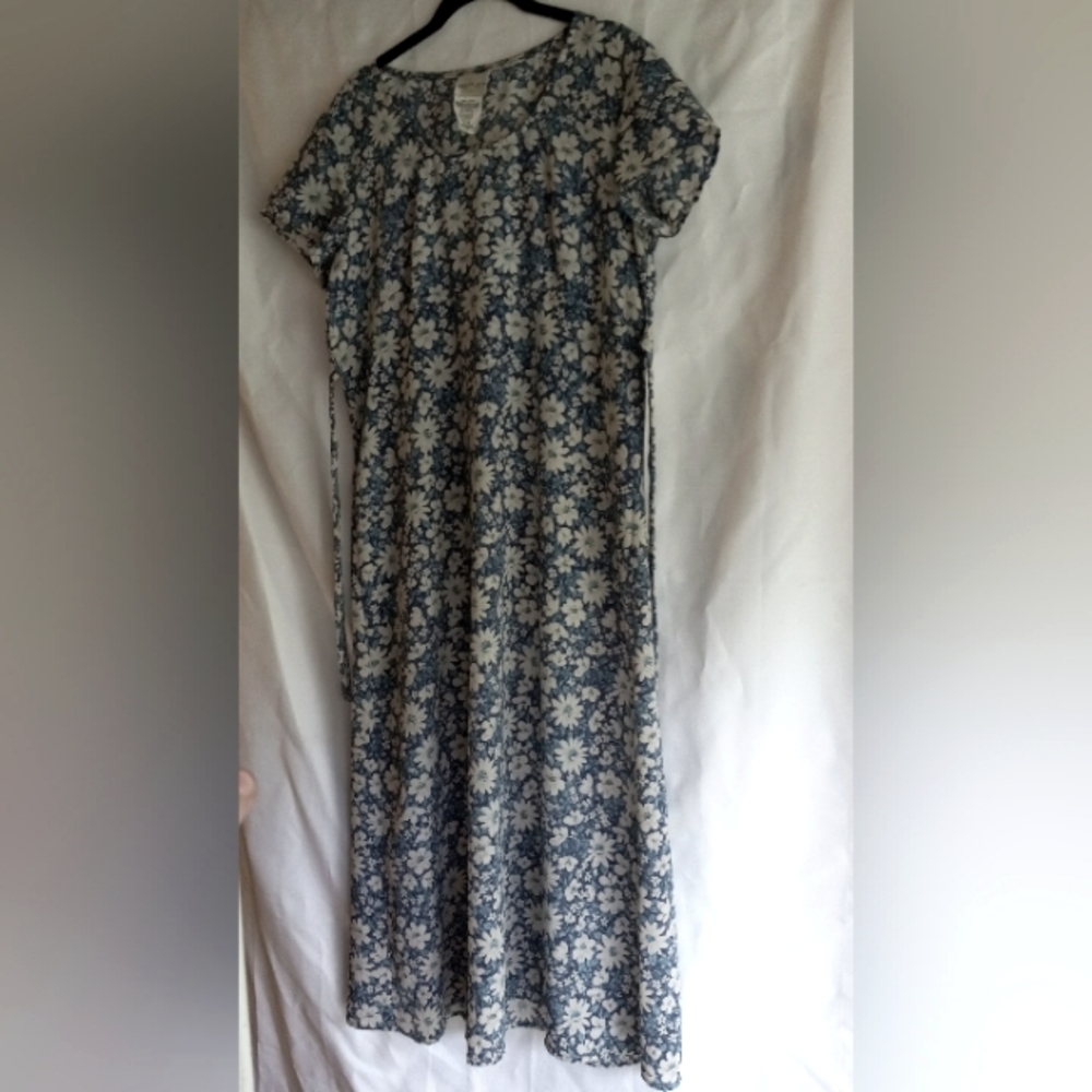 Vintage blue and white 90s 2000s floral maxi dress lightweight